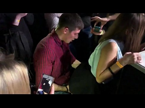 ❤️ Sexe real en una discoteca russa. Noia russa de 18 anys a l'anus i la vagina follada en una discoteca ❤ Porno preciós al porno ca.libporno.ru ❌️❤